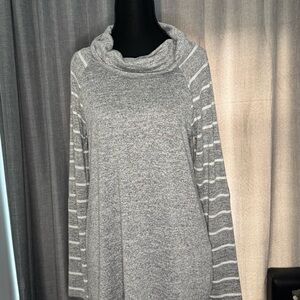 Market & Spruce Heathered Knit Top